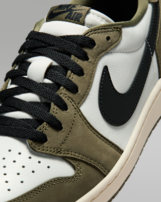 Air Jordan 1 Retro Low 